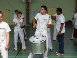  <a style='color: #fff;' href='/uploaded/photo/3eme-bapteme-de-capoeira-ecb-53fbaea809e3c.jpg'>(Télécharger)</a>