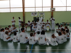  <a style='color: #fff;' href='/uploaded/photo/3eme-bapteme-de-capoeira-ecb-53fbb24d7a73f.jpg'>(Télécharger)</a>
