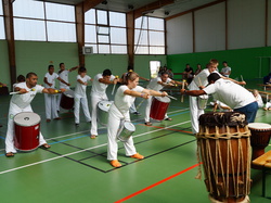  <a style='color: #fff;' href='/uploaded/photo/3eme-bapteme-de-capoeira-ecb-53fbb5977c5bc.jpg'>(Télécharger)</a>