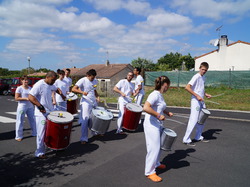  <a style='color: #fff;' href='/uploaded/photo/3eme-bapteme-de-capoeira-ecb-53fbb8ab3c6fc.jpg'>(Télécharger)</a>