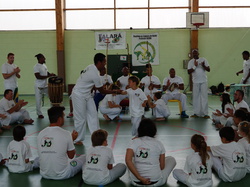  <a style='color: #fff;' href='/uploaded/photo/3eme-bapteme-de-capoeira-ecb-53fbbc0e68dab.jpg'>(Télécharger)</a>