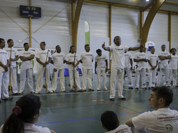  <a style='color: #fff;' href='/uploaded/photo/4-festival-de-capoeira-ecb-jalara-556a349ce8445.jpg'>(Télécharger)</a>