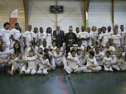  <a style='color: #fff;' href='/uploaded/photo/4-festival-de-capoeira-ecb-jalara-556a3cce4ff50.jpg'>(Télécharger)</a>