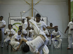  <a style='color: #fff;' href='/uploaded/photo/4-festival-de-capoeira-ecb-jalara-556a40f7a9620.jpg'>(Télécharger)</a>