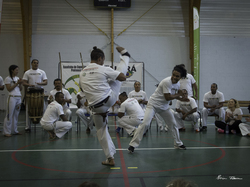  <a style='color: #fff;' href='/uploaded/photo/4-festival-de-capoeira-ecb-jalara-556a412f6cf47.jpg'>(Télécharger)</a>
