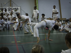  <a style='color: #fff;' href='/uploaded/photo/4-festival-de-capoeira-ecb-jalara-556a42e029fa2.jpg'>(Télécharger)</a>