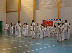  <a style='color: #fff;' href='/uploaded/photo/4-festival-de-capoeira-ecb-jalara-556aeb9ca3cbf.jpg'>(Télécharger)</a>