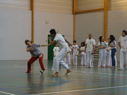  <a style='color: #fff;' href='/uploaded/photo/4-festival-de-capoeira-ecb-jalara-556aedbbc9bc2.jpg'>(Télécharger)</a>