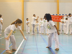  <a style='color: #fff;' href='/uploaded/photo/4-festival-de-capoeira-ecb-jalara-556af45feb3dc.jpg'>(Télécharger)</a>