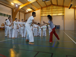  <a style='color: #fff;' href='/uploaded/photo/4-festival-de-capoeira-ecb-jalara-556afc8953f6c.jpg'>(Télécharger)</a>