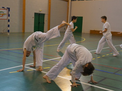  <a style='color: #fff;' href='/uploaded/photo/4-festival-de-capoeira-ecb-jalara-556afd320c3fd.jpg'>(Télécharger)</a>