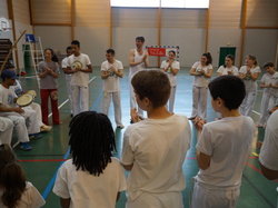  <a style='color: #fff;' href='/uploaded/photo/4-festival-de-capoeira-ecb-jalara-556b0bb26b59f.jpg'>(Télécharger)</a>