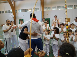  <a style='color: #fff;' href='/uploaded/photo/4-festival-de-capoeira-ecb-jalara-556b1b656de34.jpg'>(Télécharger)</a>