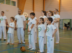  <a style='color: #fff;' href='/uploaded/photo/4-festival-de-capoeira-ecb-jalara-556b29d838da1.jpg'>(Télécharger)</a>