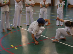  <a style='color: #fff;' href='/uploaded/photo/4-festival-de-capoeira-ecb-jalara-556b2f79ccbce.jpg'>(Télécharger)</a>