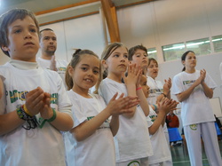  <a style='color: #fff;' href='/uploaded/photo/4-festival-de-capoeira-ecb-jalara-556b44c57b012.jpg'>(Télécharger)</a>