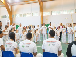  <a style='color: #fff;' href='/uploaded/photo/4-festival-de-capoeira-ecb-jalara-556b51442e1cb.jpg'>(Télécharger)</a>
