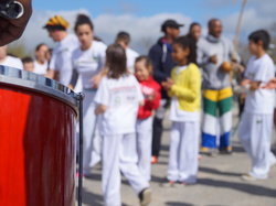  <a style='color: #fff;' href='/uploaded/photo/4-festival-de-capoeira-ecb-jalara-556b5fee4e63a.jpg'>(Télécharger)</a>