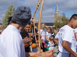  <a style='color: #fff;' href='/uploaded/photo/4-festival-de-capoeira-ecb-jalara-556b619892502.jpg'>(Télécharger)</a>