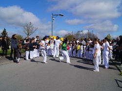  <a style='color: #fff;' href='/uploaded/photo/4-festival-de-capoeira-ecb-jalara-556b6af45fd7f.jpg'>(Télécharger)</a>