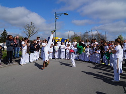  <a style='color: #fff;' href='/uploaded/photo/4-festival-de-capoeira-ecb-jalara-556b6b81edd0e.jpg'>(Télécharger)</a>