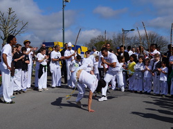  <a style='color: #fff;' href='/uploaded/photo/4-festival-de-capoeira-ecb-jalara-556b74f1a553c.jpg'>(Télécharger)</a>