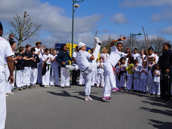  <a style='color: #fff;' href='/uploaded/photo/4-festival-de-capoeira-ecb-jalara-556b78af26807.jpg'>(Télécharger)</a>