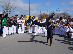  <a style='color: #fff;' href='/uploaded/photo/4-festival-de-capoeira-ecb-jalara-556b7a1f44562.jpg'>(Télécharger)</a>