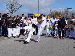  <a style='color: #fff;' href='/uploaded/photo/4-festival-de-capoeira-ecb-jalara-556b8201c2ea4.jpg'>(Télécharger)</a>