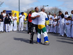  <a style='color: #fff;' href='/uploaded/photo/4-festival-de-capoeira-ecb-jalara-556b8d0e6ded6.jpg'>(Télécharger)</a>