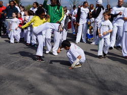  <a style='color: #fff;' href='/uploaded/photo/4-festival-de-capoeira-ecb-jalara-556b8e4f87dec.jpg'>(Télécharger)</a>