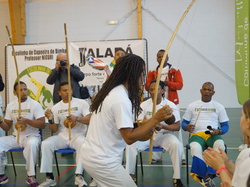  <a style='color: #fff;' href='/uploaded/photo/4-festival-de-capoeira-ecb-jalara-556b9d0e1378d.jpg'>(Télécharger)</a>