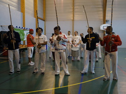  <a style='color: #fff;' href='/uploaded/photo/4-festival-de-capoeira-ecb-jalara-556ba80415314.jpg'>(Télécharger)</a>