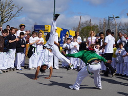  <a style='color: #fff;' href='/uploaded/photo/4-festival-de-capoeira-ecb-jalara-556bac3306edb.jpg'>(Télécharger)</a>